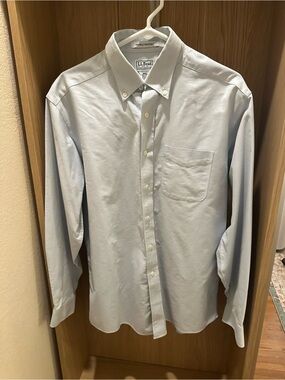 L.L. Bean Men's Pale Blue Button-Down Oxford Shirt